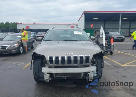 2019 Jeep Cherokee Latitude Fwd из США, поврежденный, VIN 1C4PJLCB2KD120503